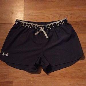 Under Armor loose heat gear athletic shorts